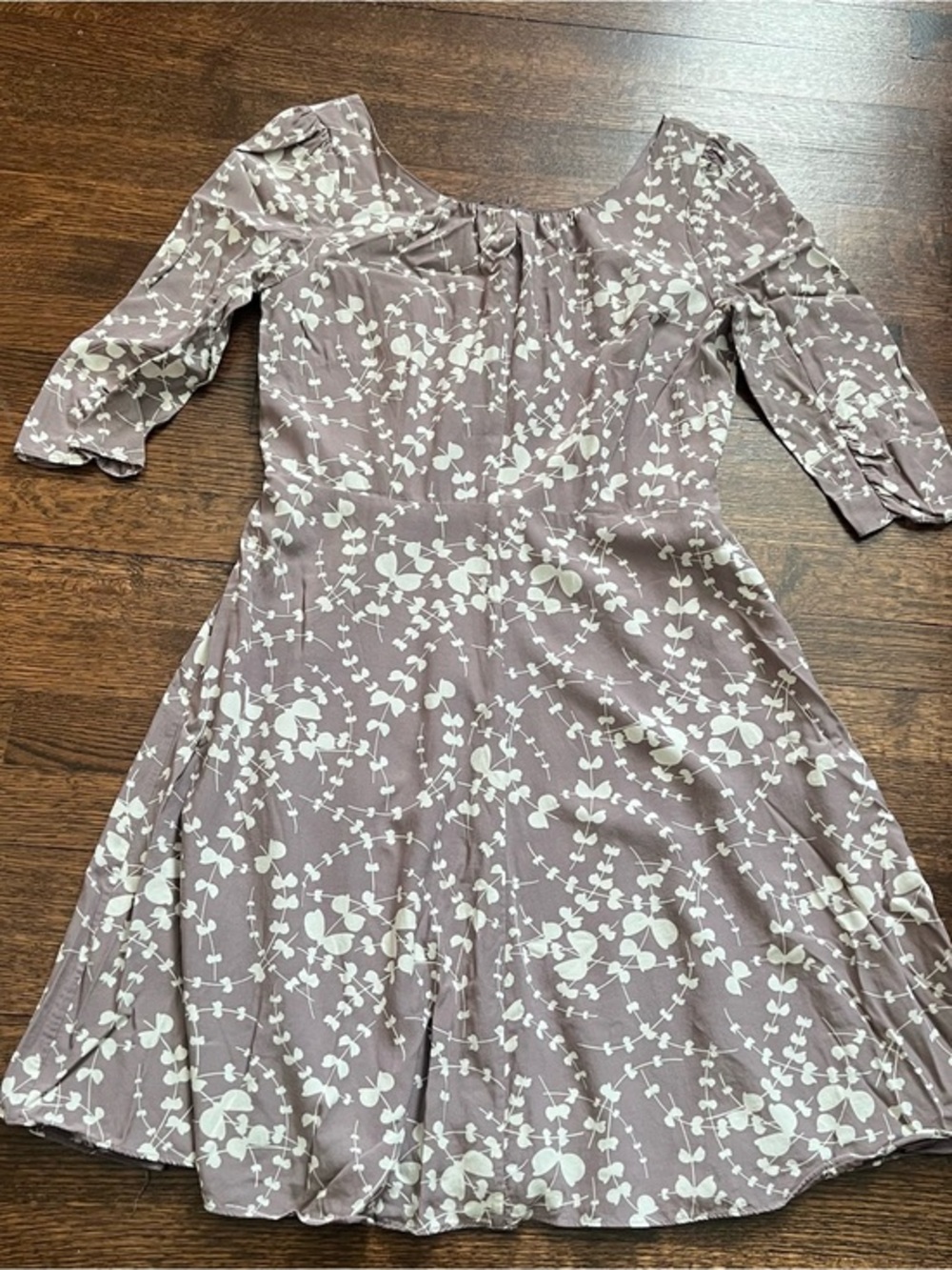 Boden taupe gray with cream floral print 3/4 sleeves dress size 6R